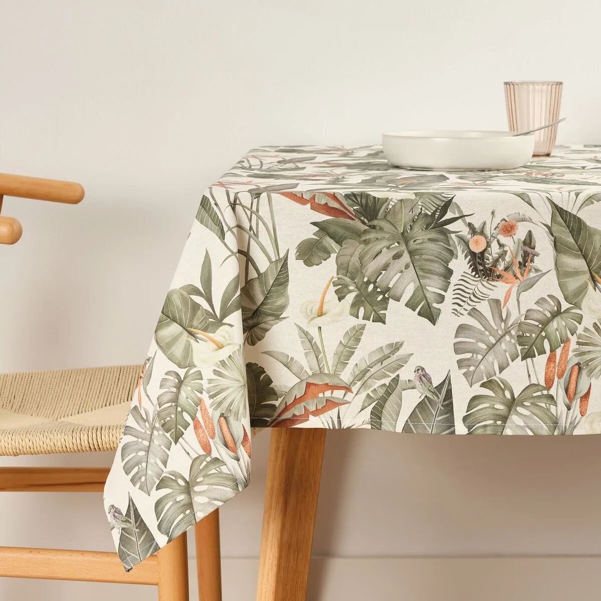 Nappe enduite antitache belum mirari 1 multicouleur 150 x 150 cm s980635331. Diaytar, le partenaire de ceux qui veulent une vie mieux équipée, mieux designée et plus connectée, tout simplement.Diaytar : Le laboratoire des tendances où naissent vos futurs produits préférés, des essentiels aux plus innovants.
