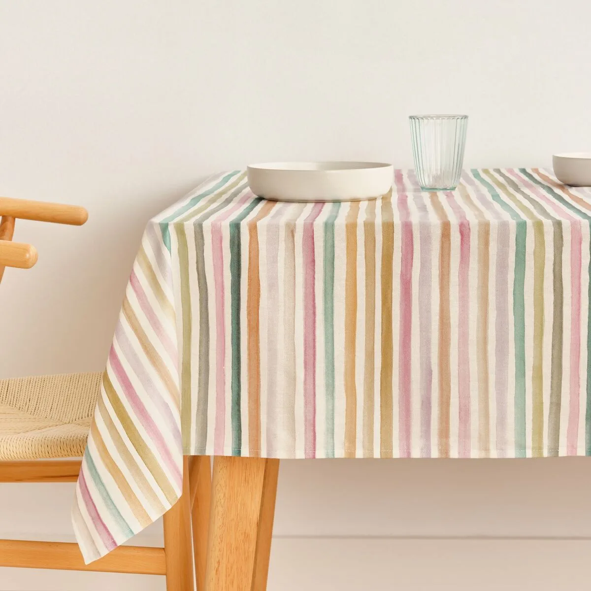 Nappe enduite antitache belum naiara 4 100 multicouleur 250 x 150 cm s980634633. Du salon à la chambre, Diaytar habille votre intérieur avec élégance.