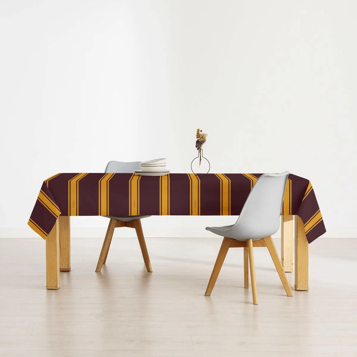 Nappe enduite antitache harry potter gryffindor multicouleur 150 x 150 cm s980227699. Diaytar incarne le renouveau du commerce en ligne : authentique, engagé et résolument tourné vers l'avenir.