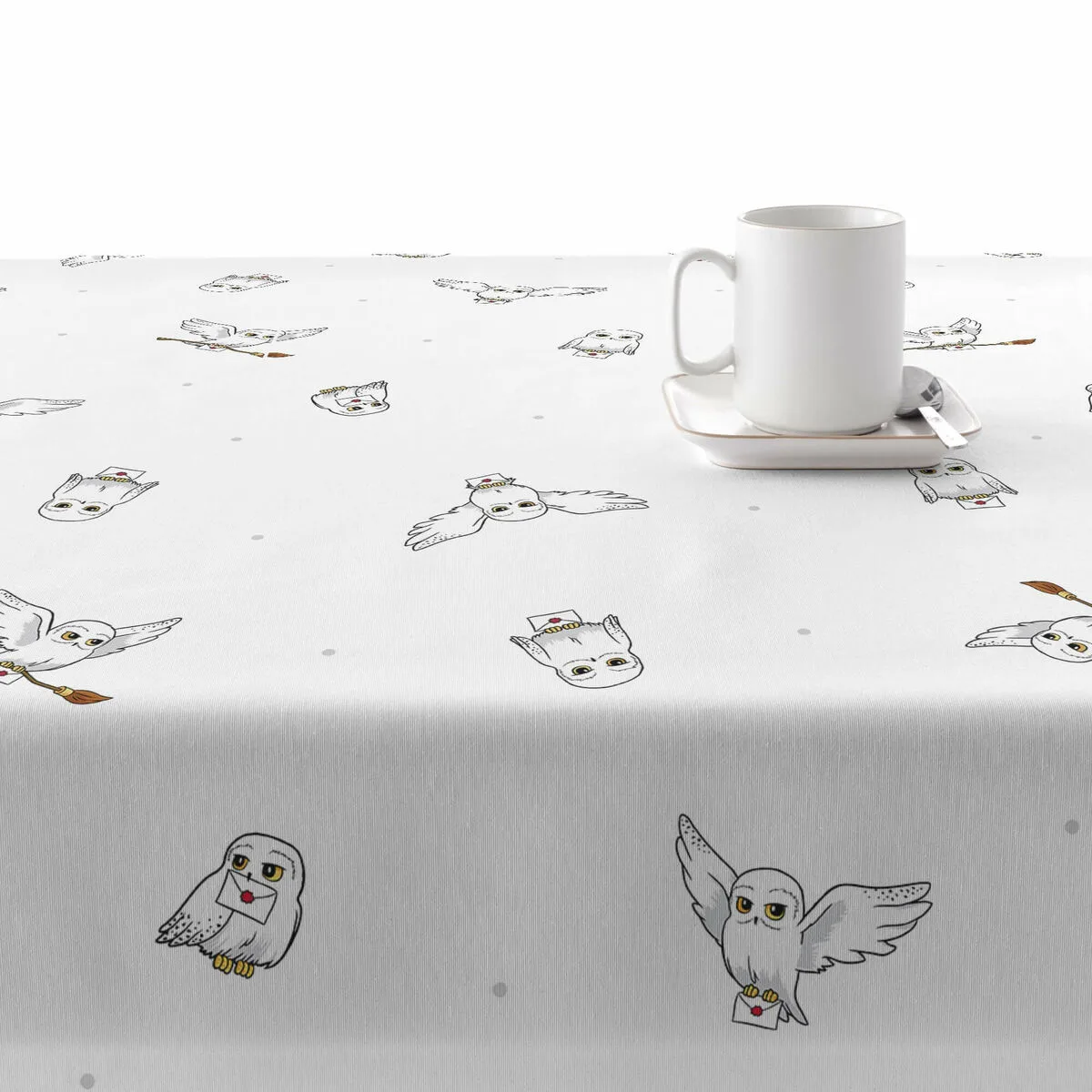 Nappe enduite antitache harry potter hedwig multicouleur 150 x 150 cm s980231199. Diaytar cultive l'art du bien-être à travers ses produits soigneusement choisis.