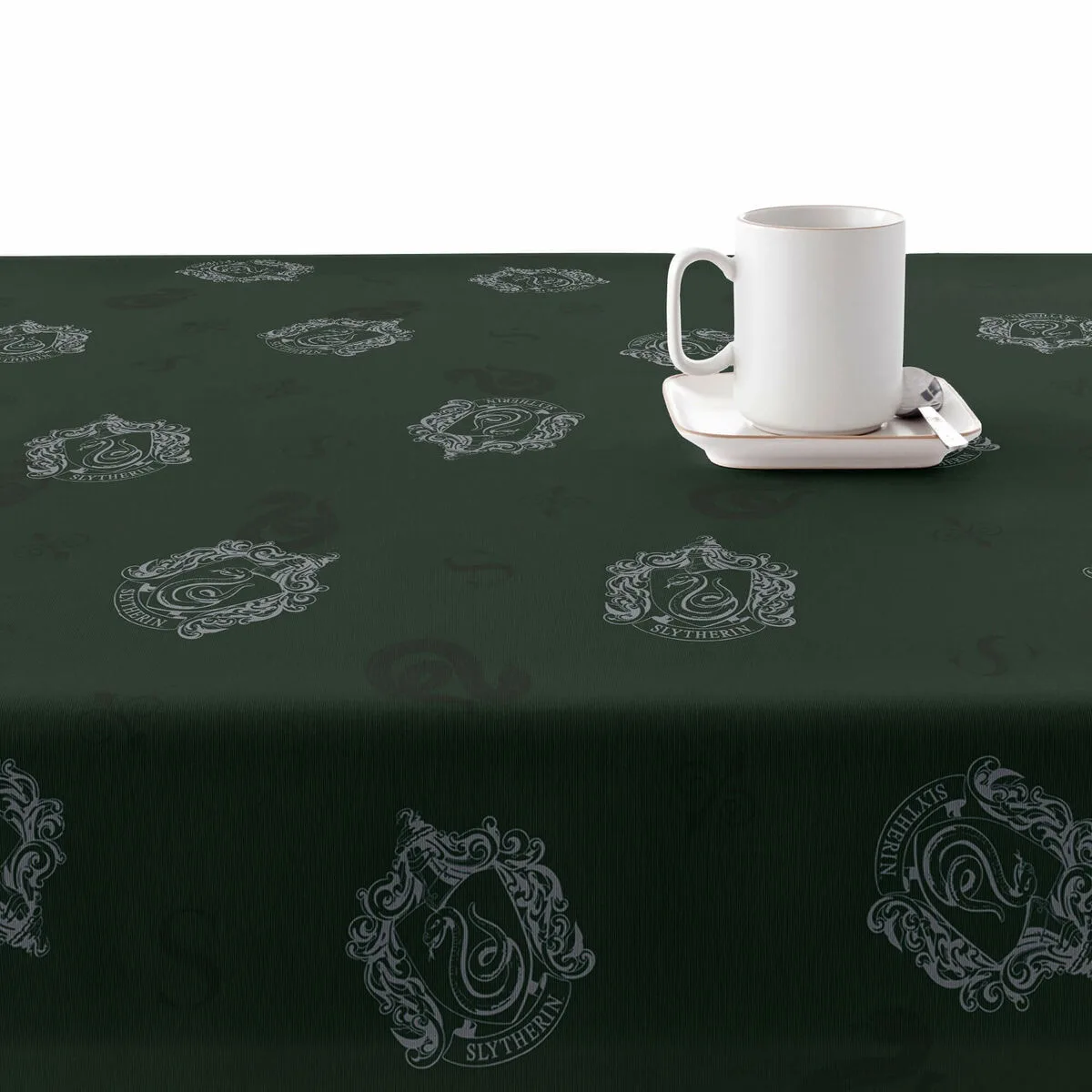 Nappe enduite antitache harry potter slytherin multicouleur 300 x 150 cm s980276491. L'aventure Diaytar commence ici : parcourez un catalogue généraliste unique où la surprise et la qualité sont au rendez-vous
