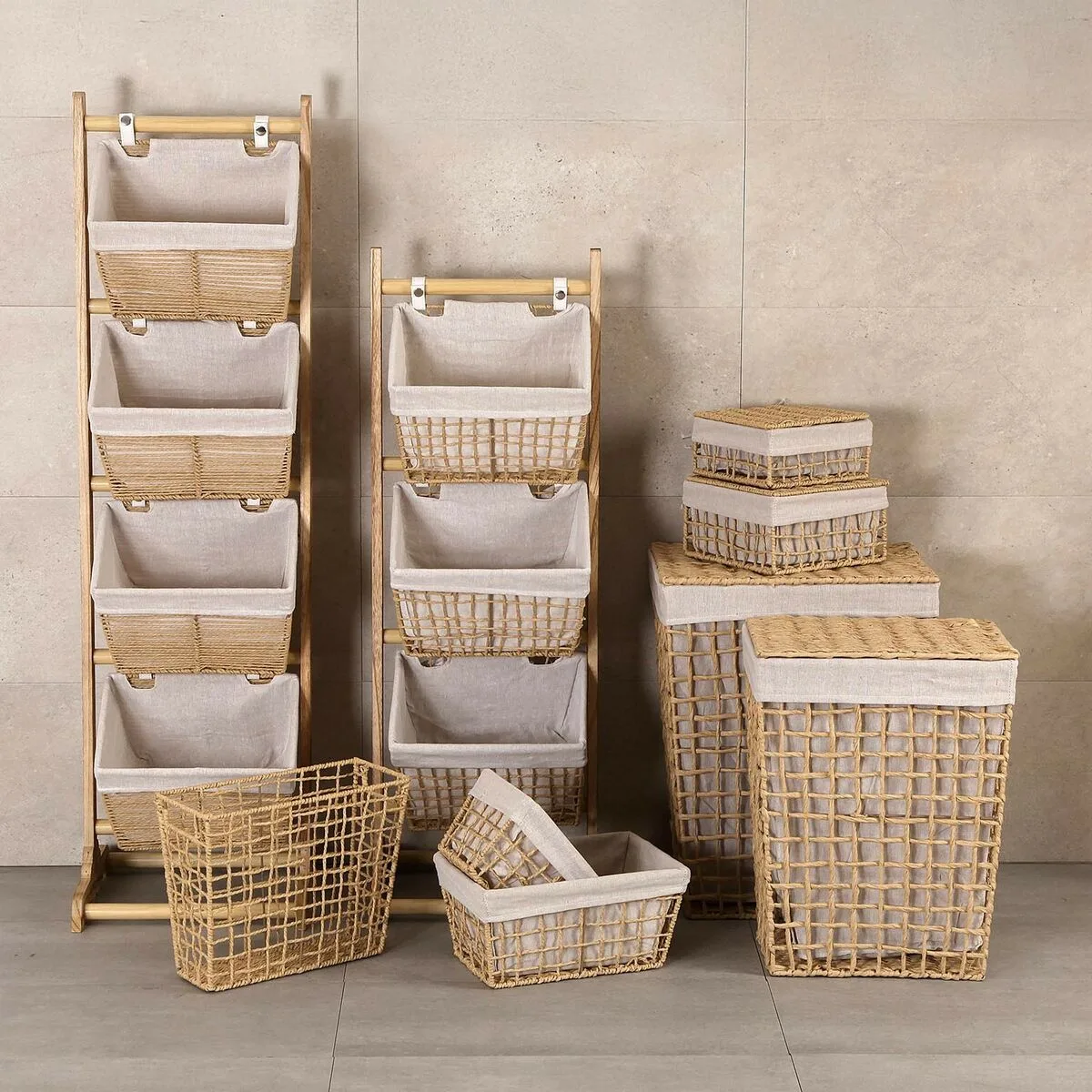 Panier a linge versa nadir marron algues marines 22 x 15 x 32 cm s341392923. La recette Diaytar : un tiers de design, un tiers d'innovation, un tiers de fonctionnalité. Le tout saupoudré de tendance.