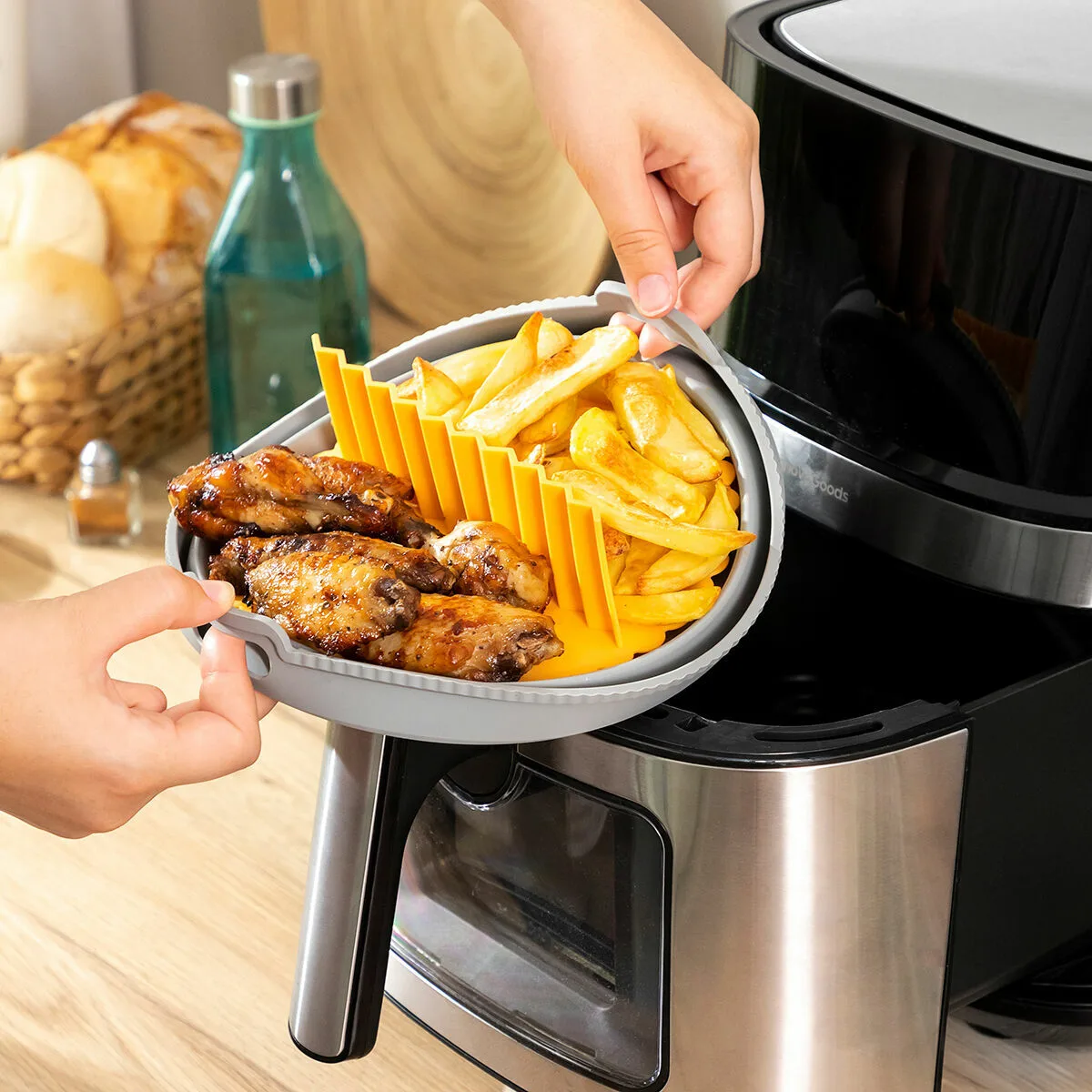 Panier en silicone pliable pour friteuses a air fliynner innovagoods v010378071. Créez votre look signature avec les pièces mode sélectionnées par Diaytar.