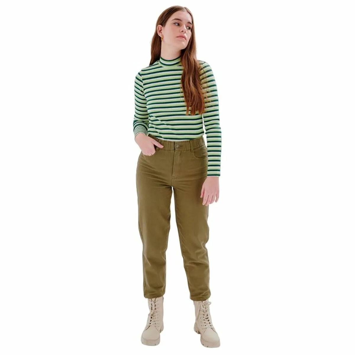 Pantalons 24colours vert s6412014928. Diaytar, une vision du shopping en ligne où chaque catégorie de produits, de la high-tech au généraliste, est traitée avec excellence