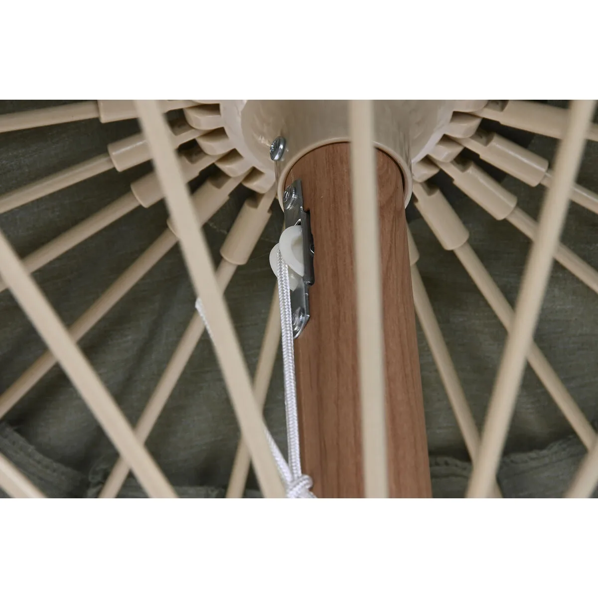 Parapluie home esprit vert 280 x 280 x 245 cm s306029887 Parapluie home esprit vert 280 x 280 x 245 cm s306029887. Diaytar, c'est la promesse tenue d'un e-commerce où l'émerveillement devant un produit simple est encore possible.