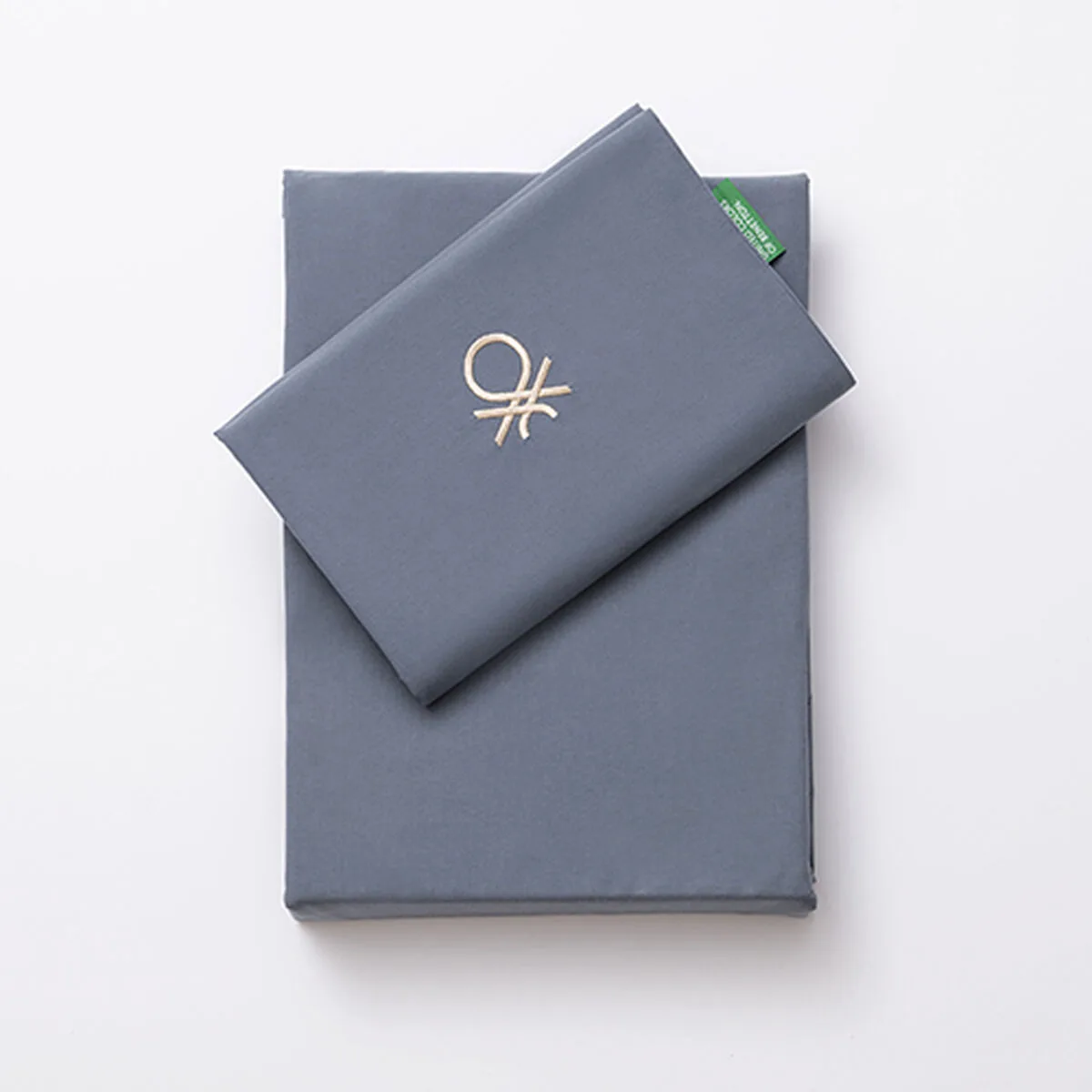 Parure de couette benetton tevere bleu fonce 150 x 240 cm 2 pieces s500371981. Diaytar incarne le nouveau visage du e-commerce : agile, éclectique et profondément ancré dans les tendances du moment