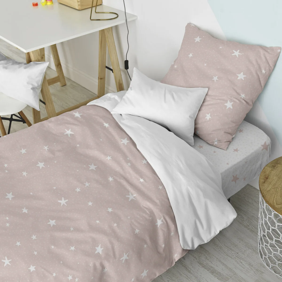 Parure de couette happyfriday basic kids rose lit 1 persone 2 pieces d161123897. L'aventure Diaytar, c'est celle d'une équipe passionnée qui déniche pour vous les perles rares du marché généraliste