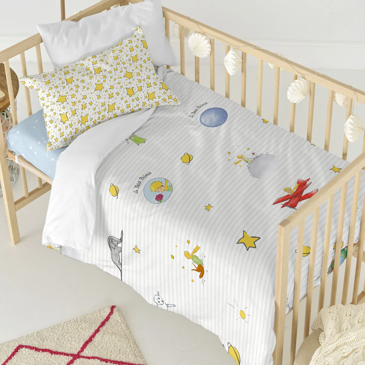 Parure de couette happyfriday le petit prince son monde multicouleur lit de bebe 2 pieces d160952460. La qualité Diaytar : un engagement, une promesse, une satisfaction garantie.