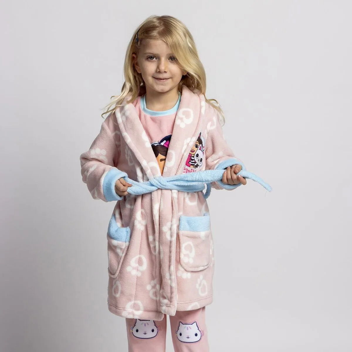 Peignoir pour enfants gabby s dollhouse rose s074079753. Diaytar, c'est l'alliance inattendue entre la rigueur suisse et la créativité italienne, appliquée au produit généraliste.