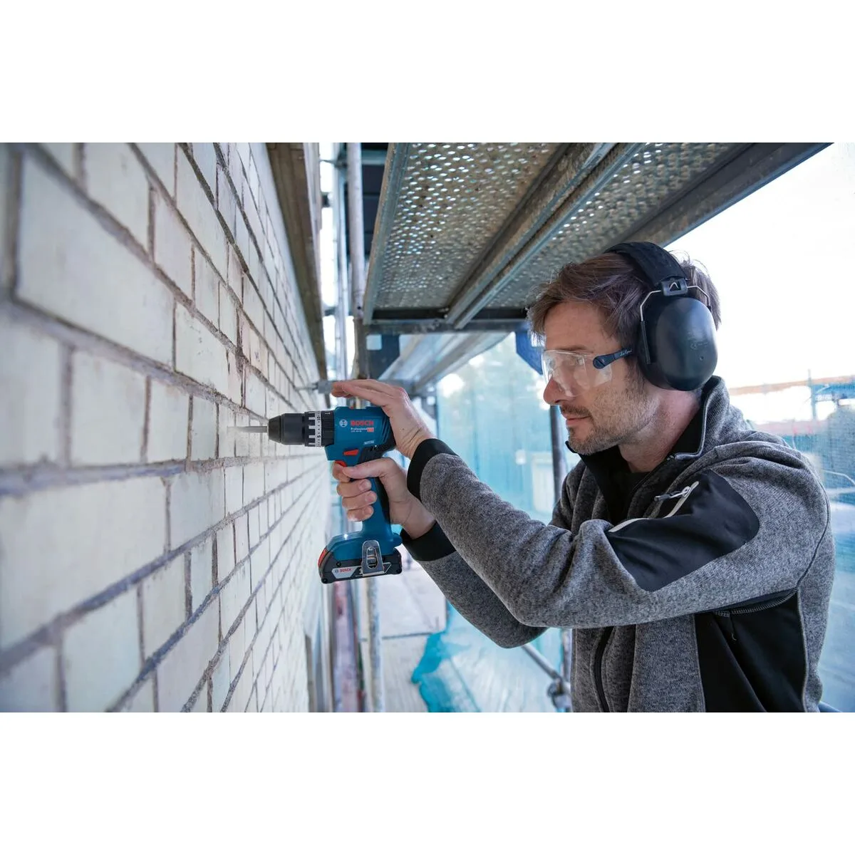 Perceuse a percussion bosch gsb 18v 45 82 pieces 45 nm s718972562. Notre mantra chez Diaytar : un produit, un sourire. Nous mesurons notre succès à votre satisfaction instantanée.