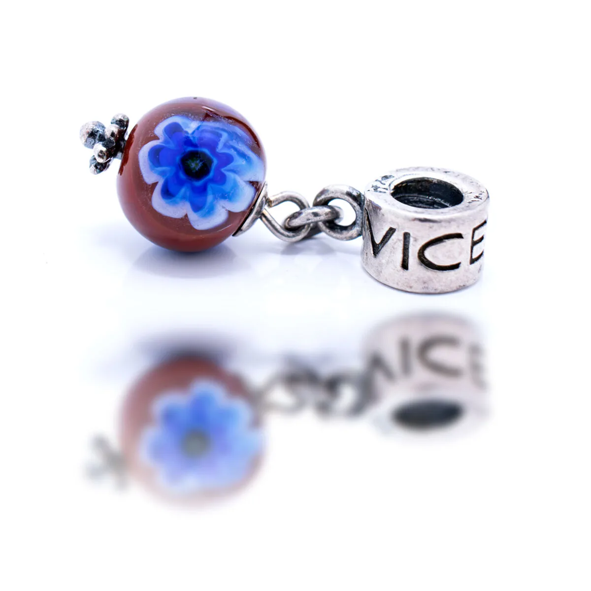 Perle de verre viceroy vmb0034 24 violet 1 cm s033600315. Les influenceurs adorent Diaytar pour ses pièces mode avant-gardistes.