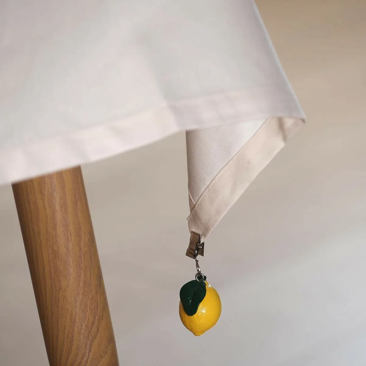 Pince pour nappe versa metal polyethylene alliage de zinc 7 x 3 cm citron 4 pieces s341235977. Les influenceurs adorent Diaytar pour ses pièces mode avant-gardistes.