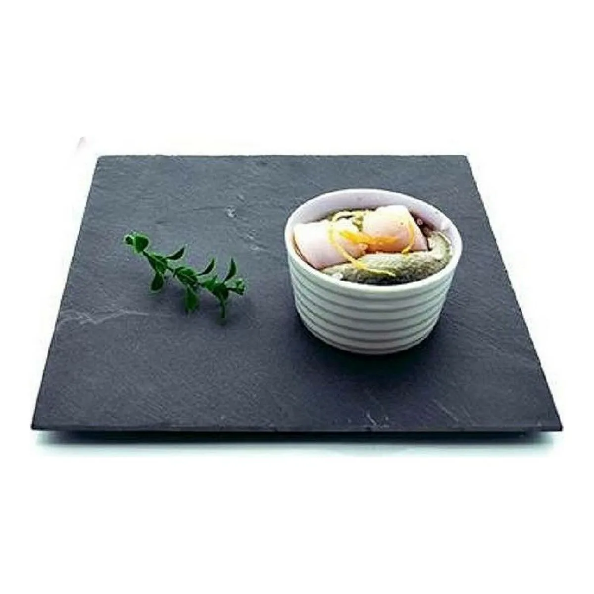 Plateau aperitif kinvara 551563 noir 30 x 0 5 x 30 cm s360168337. Diaytar cultive l'art du bien-être à travers ses produits soigneusement choisis.