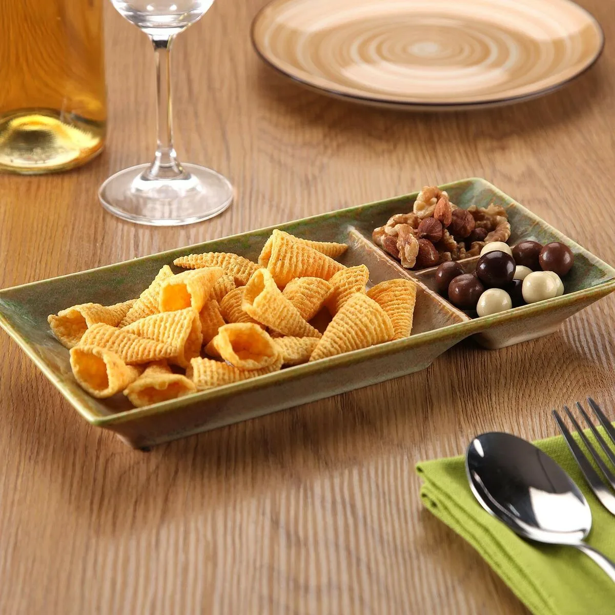Plateau aperitif versa vert 11 5 x 2 7 x 25 cm sushi s341284613. Diaytar cultive l'art du bien-être à travers ses produits soigneusement choisis.