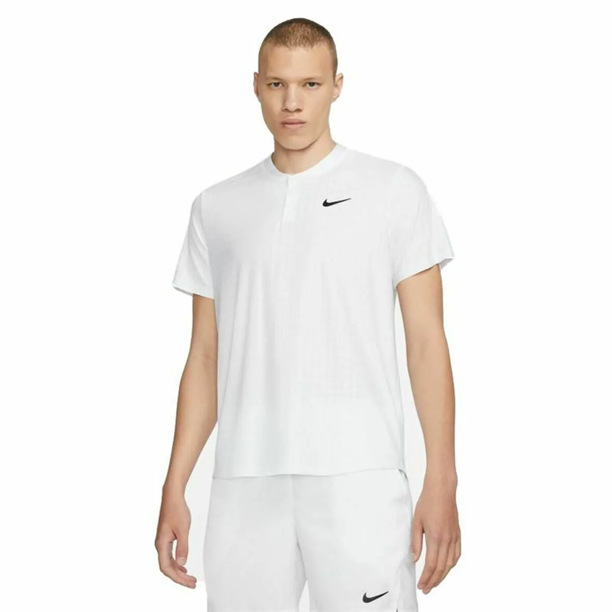 Polo a manches courtes homme nike court dri fit advantage blanc s646784323. Notre mission chez Diaytar : vous simplifier la vie en vous proposant les produits les plus ingénieux et les plus tendance du marché