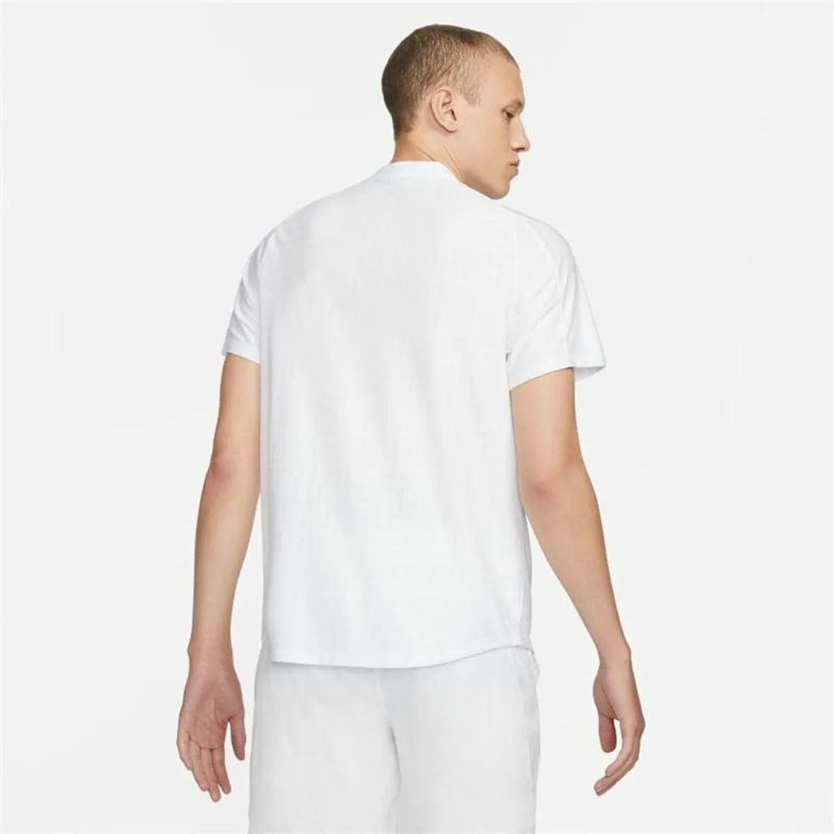 Polo a manches courtes homme nike court dri fit advantage blanc s646784480. Notre équipe chez Diaytar est une brigade de passionnés, toujours en chasse pour dénicher la perle rare qui vous fera vibrer.