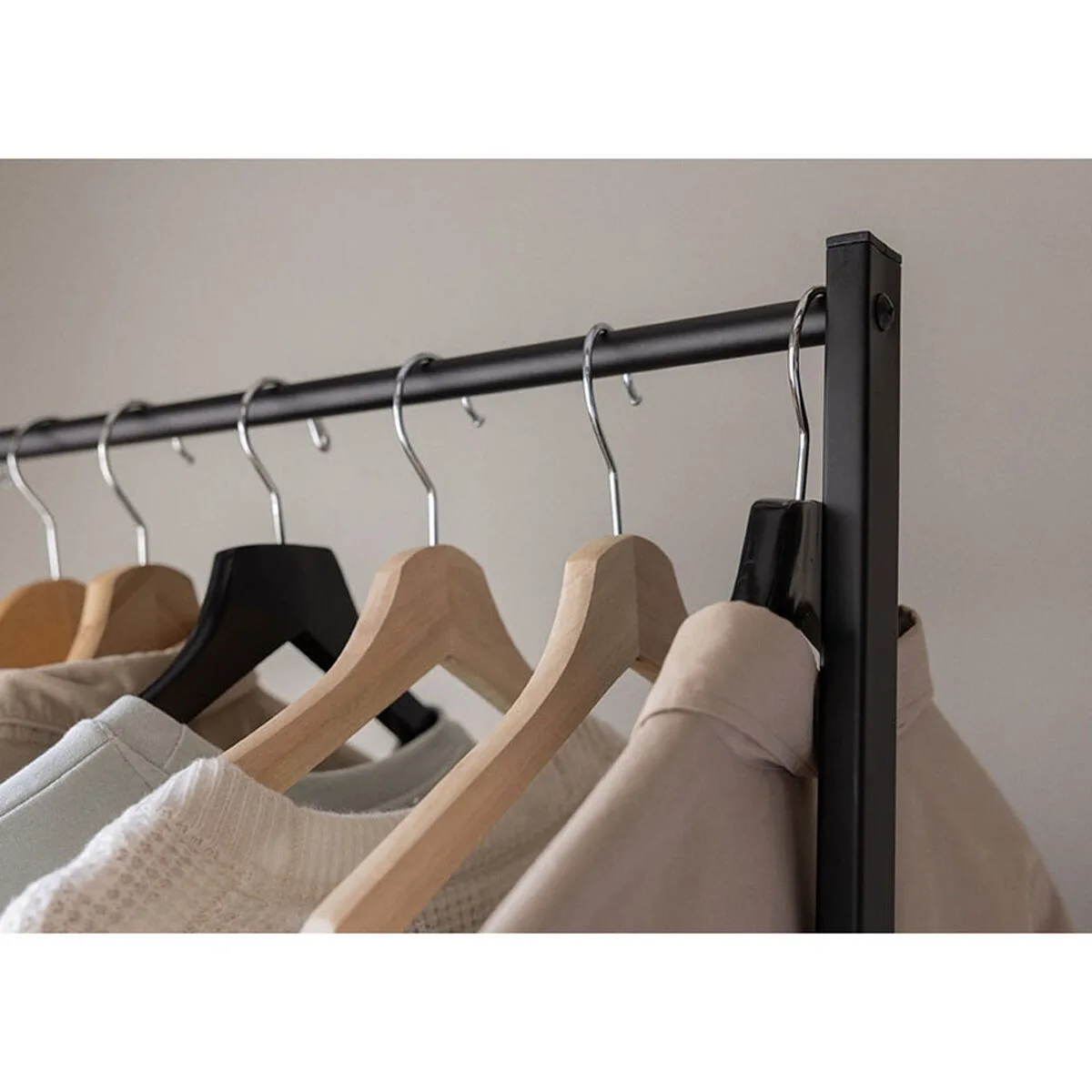 Porte manteaux newlux hangy one 15 noir metal 80 x 40 x 160 cm s792276146. Avec Diaytar, faites le plein d'idées et de produits ingénieux pour toutes les pièces de votre maison et tous les aspects de votre vie