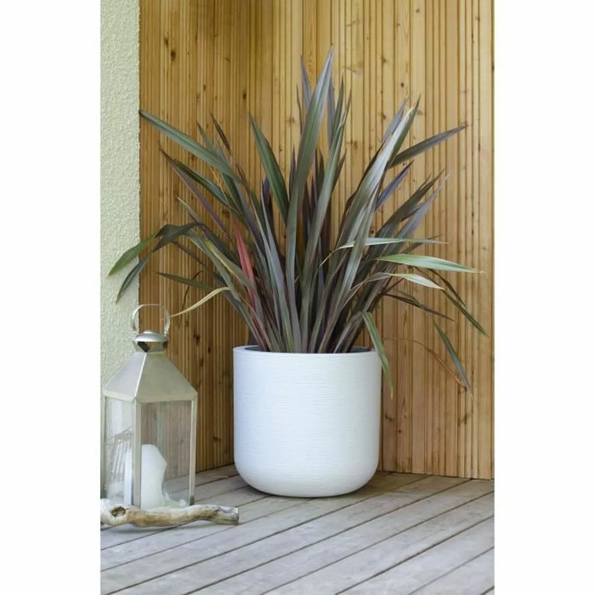 Pot eda blanc plastique ronde o 40 cm s716800280. Diaytar, c'est le refuge des amoureux du beau et de l'utile, un sanctuaire dédié au produit parfait.
