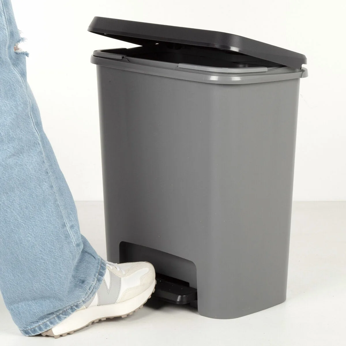 Poubelle curver gris fonce plastique 25 l 5 unites s890645648. Diaytar a été imaginé pour les acheteurs avisés qui recherchent autant la performance que le design dans leurs produits