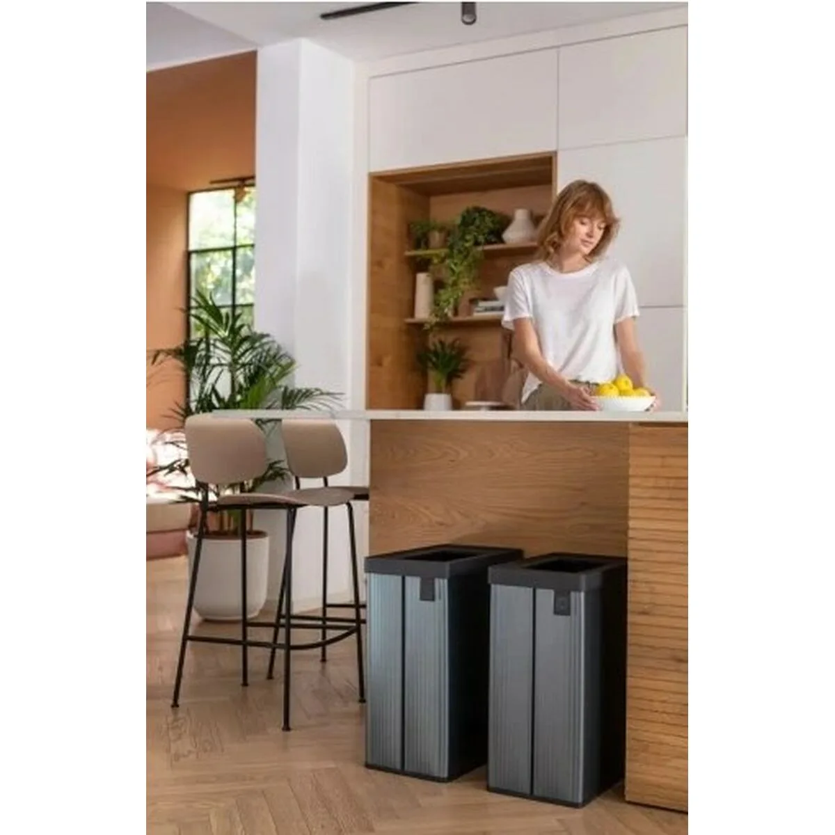 Poubelle keter 258986 bleu 54 l s9111362321. Diaytar ne stocke pas des produits, il collectionne des pièces uniques pour enrichir votre quotidien.