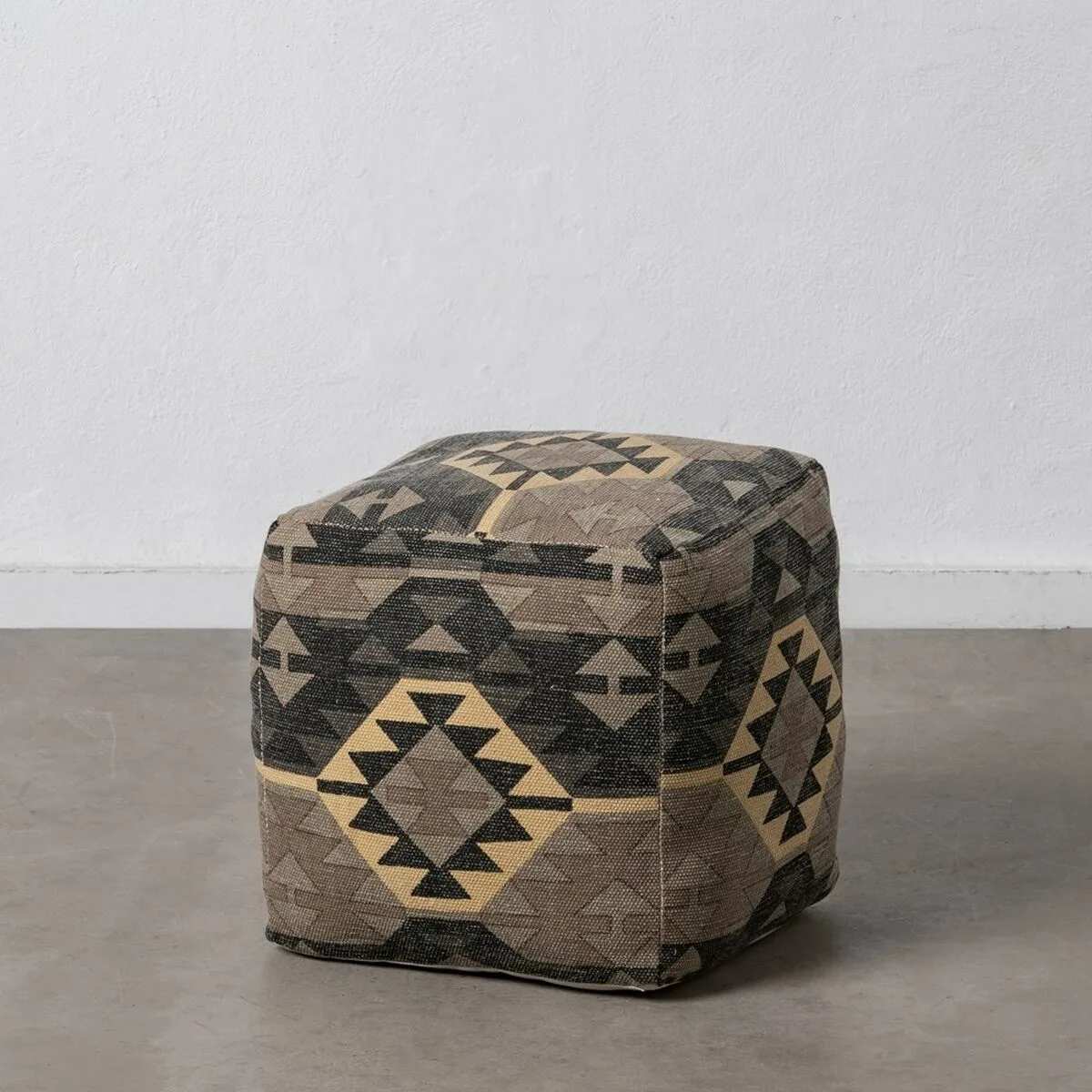 Pouf noir taupe 45 x 45 x 45 cm s880726758. Diaytar, c'est votre partenaire de confiance pour construire un quotidien plus fluide, plus beau, et plus inspirant.