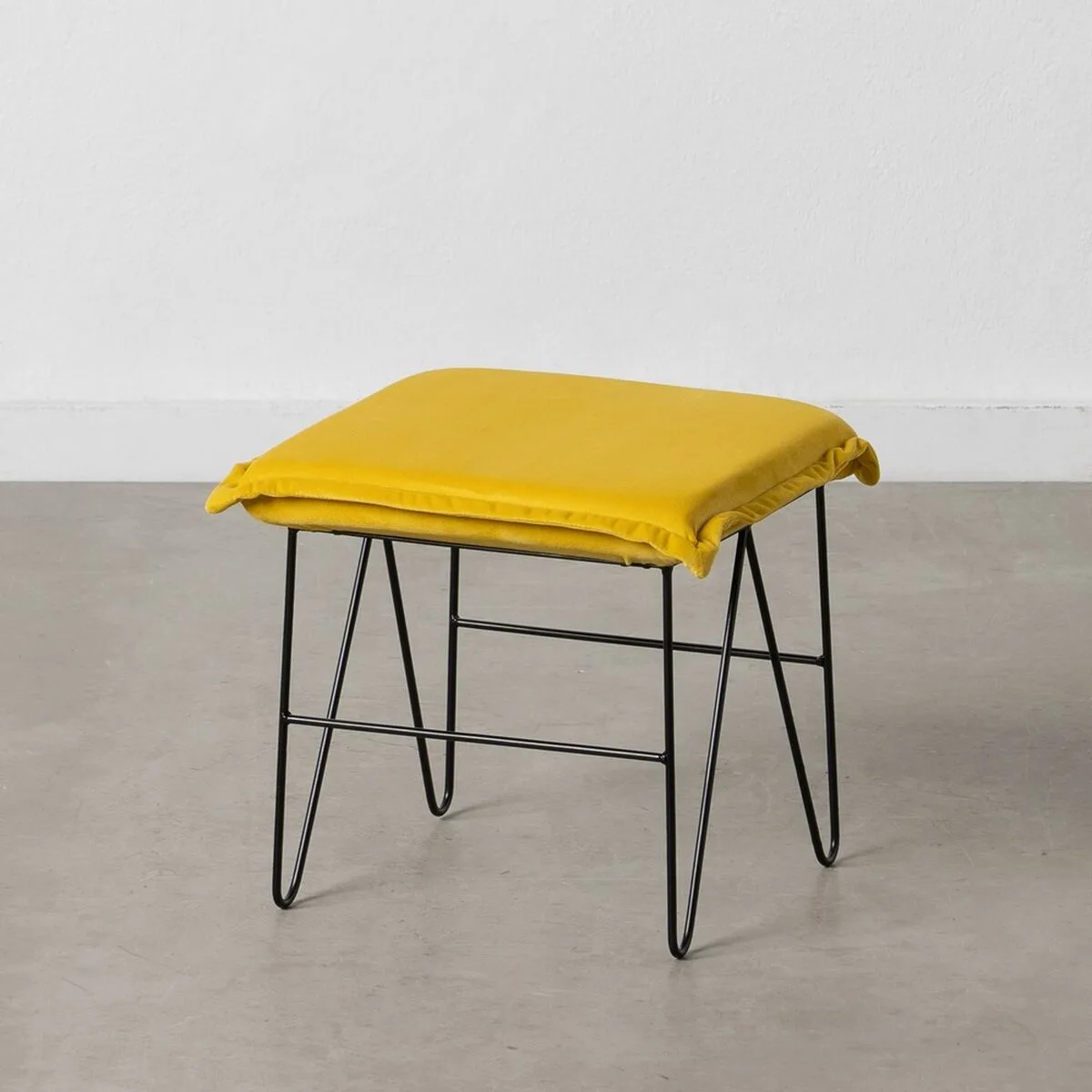 Pouf tissu synthetique metal jaune 40 x 40 x 35 cm s880181882. Diaytar Home : Créez l'atmosphère parfaite dans chaque pièce de votre maison.