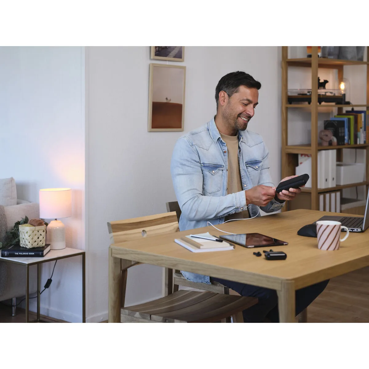Powerbank trust 24880 s5527602593. Chez Diaytar, nous ne vendons pas que des produits, nous proposons des solutions, du rêve et un peu de magie au quotidien