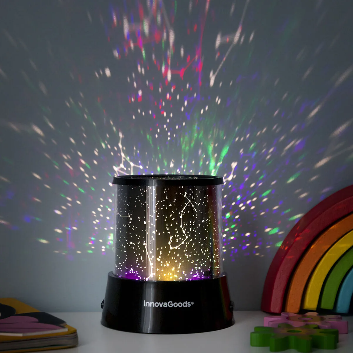 Projecteur led galaxia galedxy innovagoods v010332055. L'ADN de Diaytar : un mélange éclectique et raffiné de produits qui parle aussi bien aux geeks qu'aux esthètes