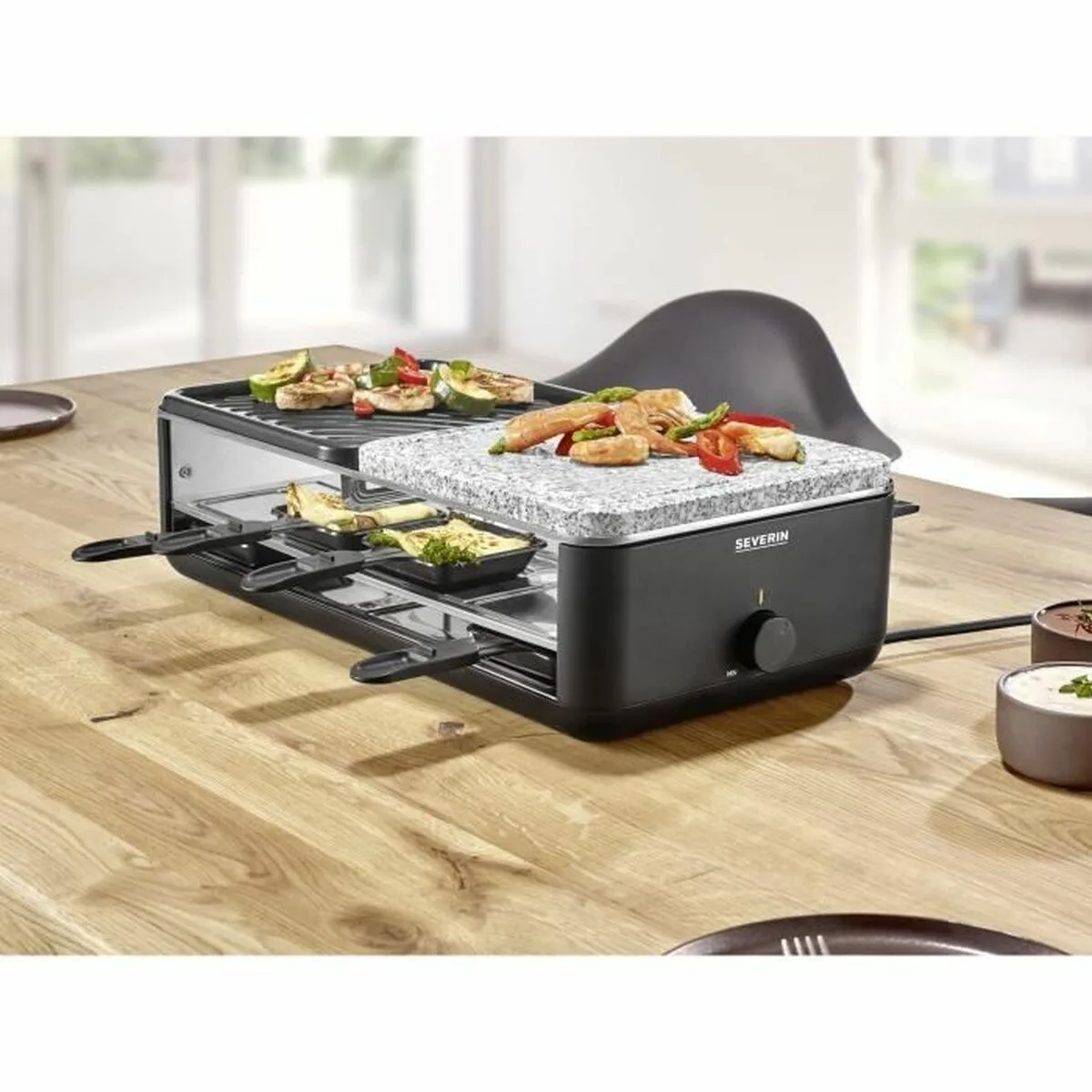 Raclette severin rg2366 noir noir 1300 w s7101268122. Plongez dans l'univers Diaytar où chaque produit raconte une histoire.