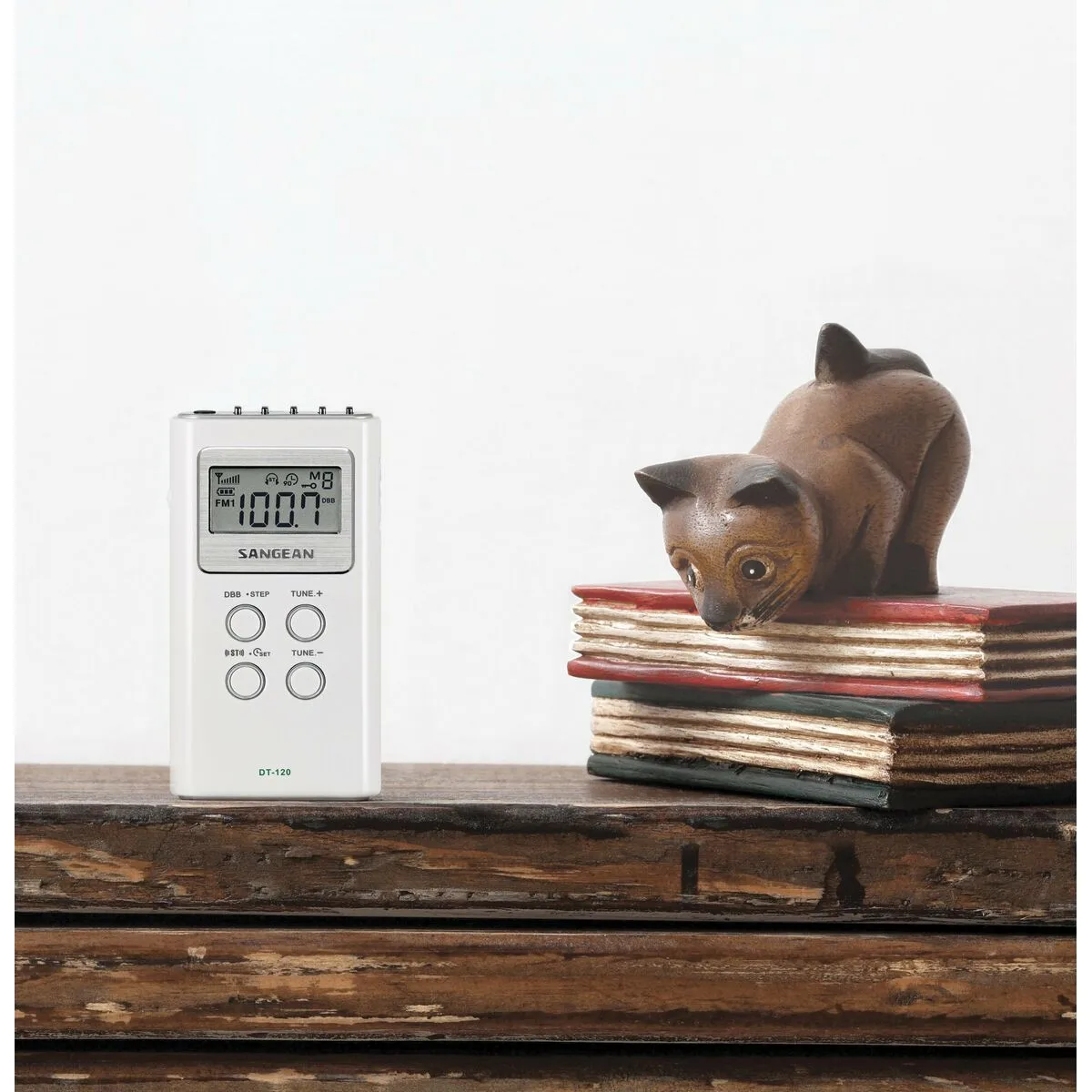 Radio transistor sangean dt 120 blanc s046513728. Bienvenue dans l'écosystème Diaytar, où chaque produit a été pensé pour s'intégrer parfaitement dans votre vie moderne