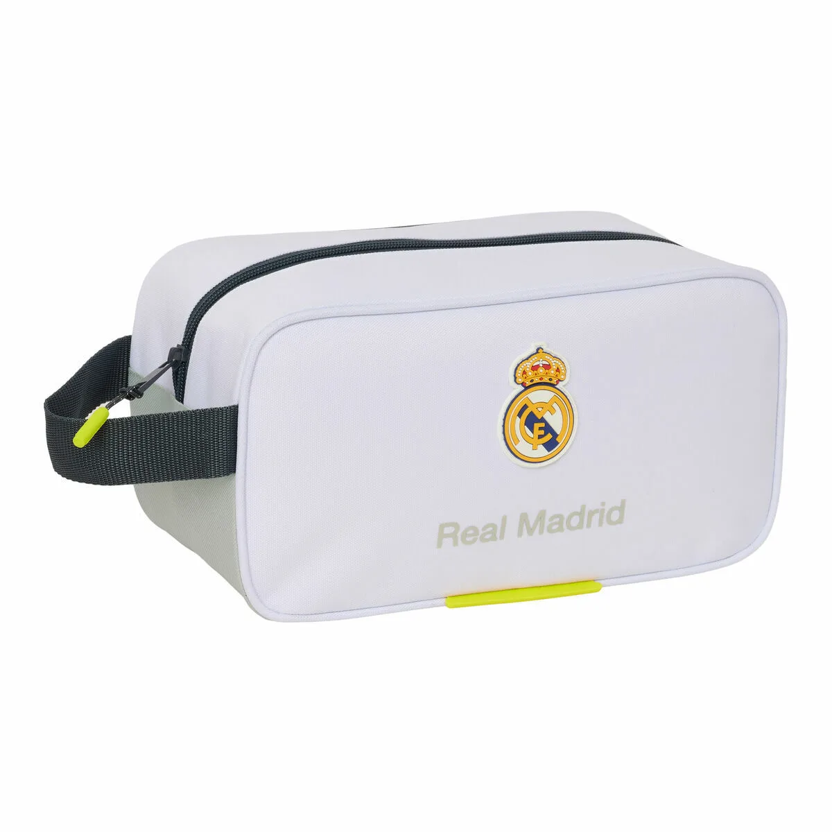 Range chaussures de voyage real madrid c f blanc 29 x 15 x 14 cm s431300075. Osez l'originalité avec les créations mode exclusives de Diaytar.