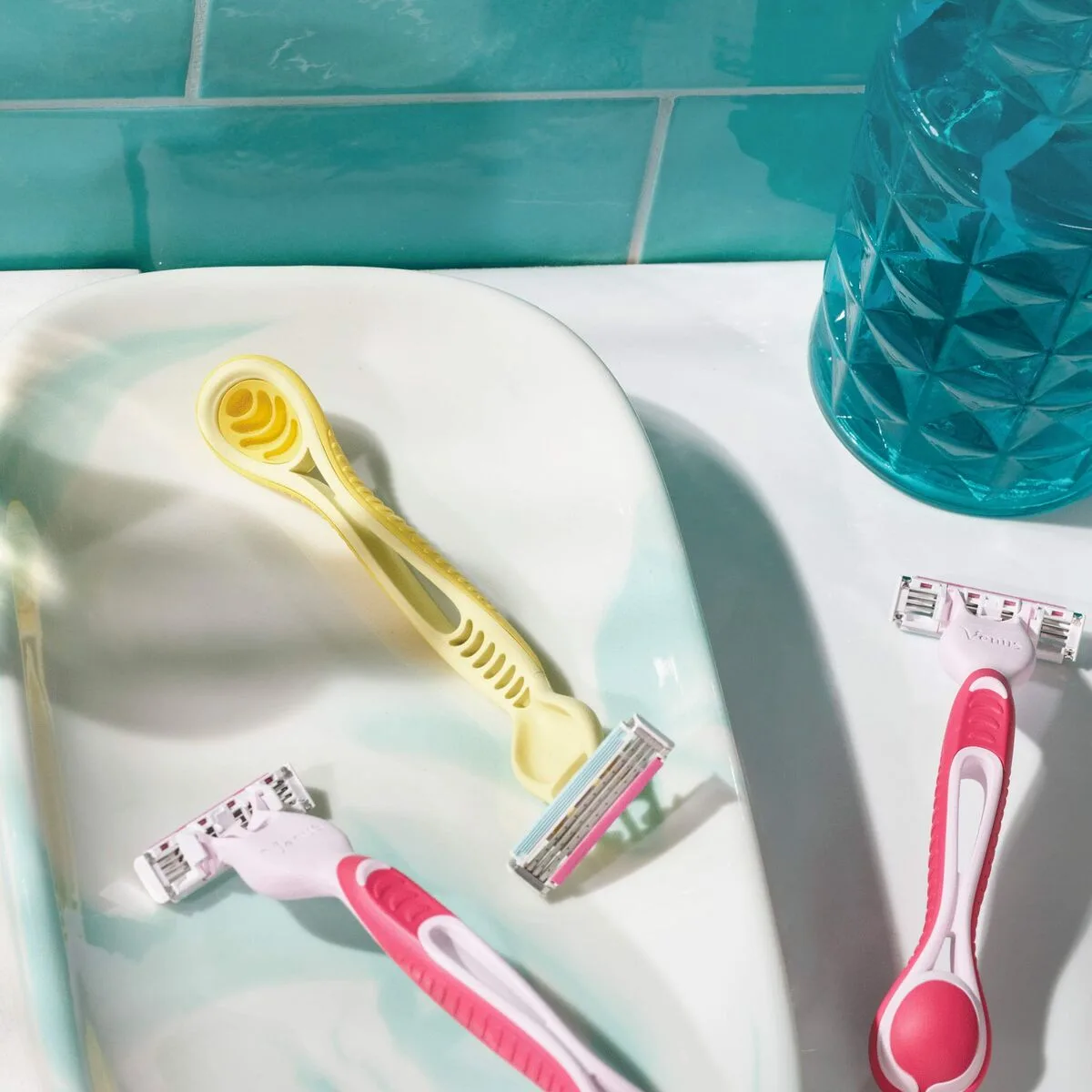 Rasoirs jetables gillette dragonfruit 3 unites s0511548056. Nous avons rêvé Diaytar pour vous. Une plateforme où chaque clic est une promesse de découverte et de satisfaction.