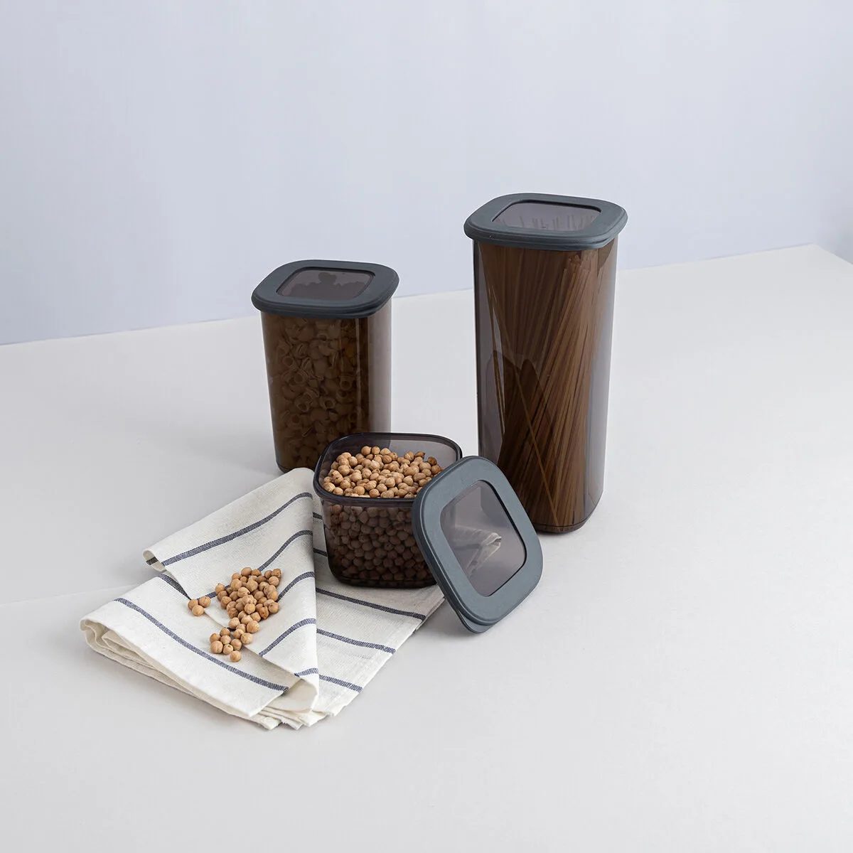 Recipient de conservation des aliments quid city gris 1 2 l avec couvercle 12 unites s271068964. Diaytar ou l'éloge de la diversité : un catalogue riche et varié où chacun trouve son bonheur, quel que soit son style