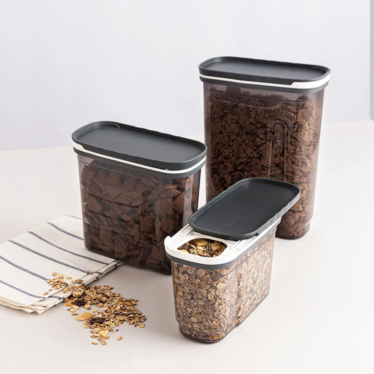 Recipient de conservation des aliments quid city gris 1 8 l avec couvercle distributeur 12 unites s271069520. Élargissez vos horizons avec Diaytar, le hub de tous les produits qui comptent vraiment dans votre vie de tous les jours