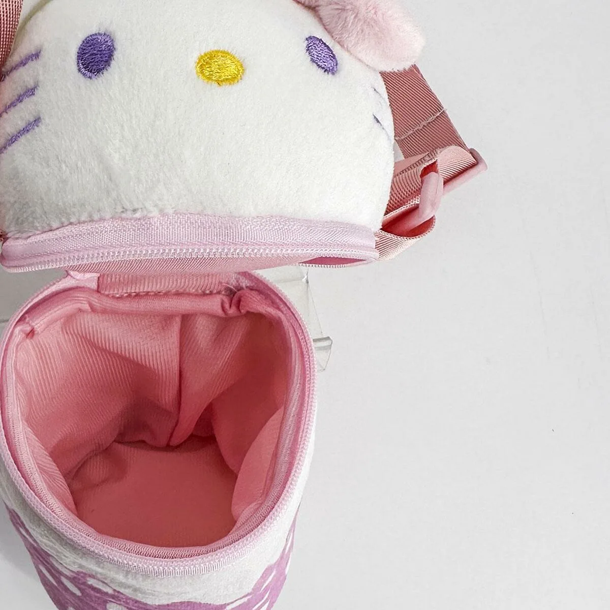 Sac a bandouliere hello kitty rose 8 x 18 x 8 cm s074394735. Diaytar ne suit pas les tendances, il les anticipe à travers sa sélection前瞻 de produits électroniques et généraux