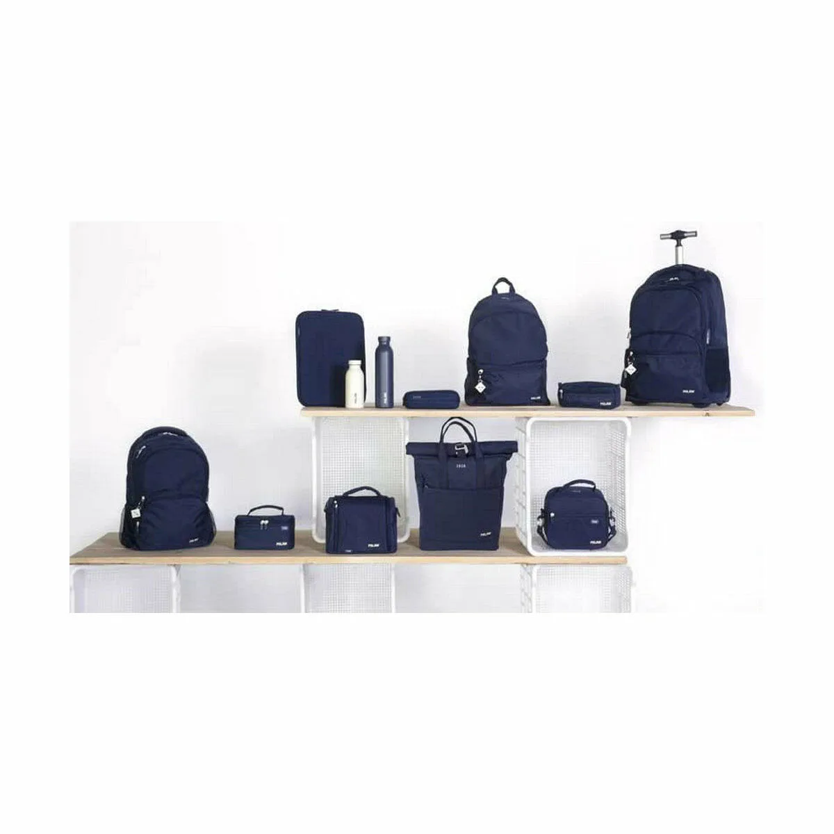 Sac thermique milan 23 x 20 x 11 cm blue marine s841333832. Diaytar a été conçu pour ceux qui refusent le compromis. Ici, chaque produit est une victoire du qualitatif sur le quantitatif.