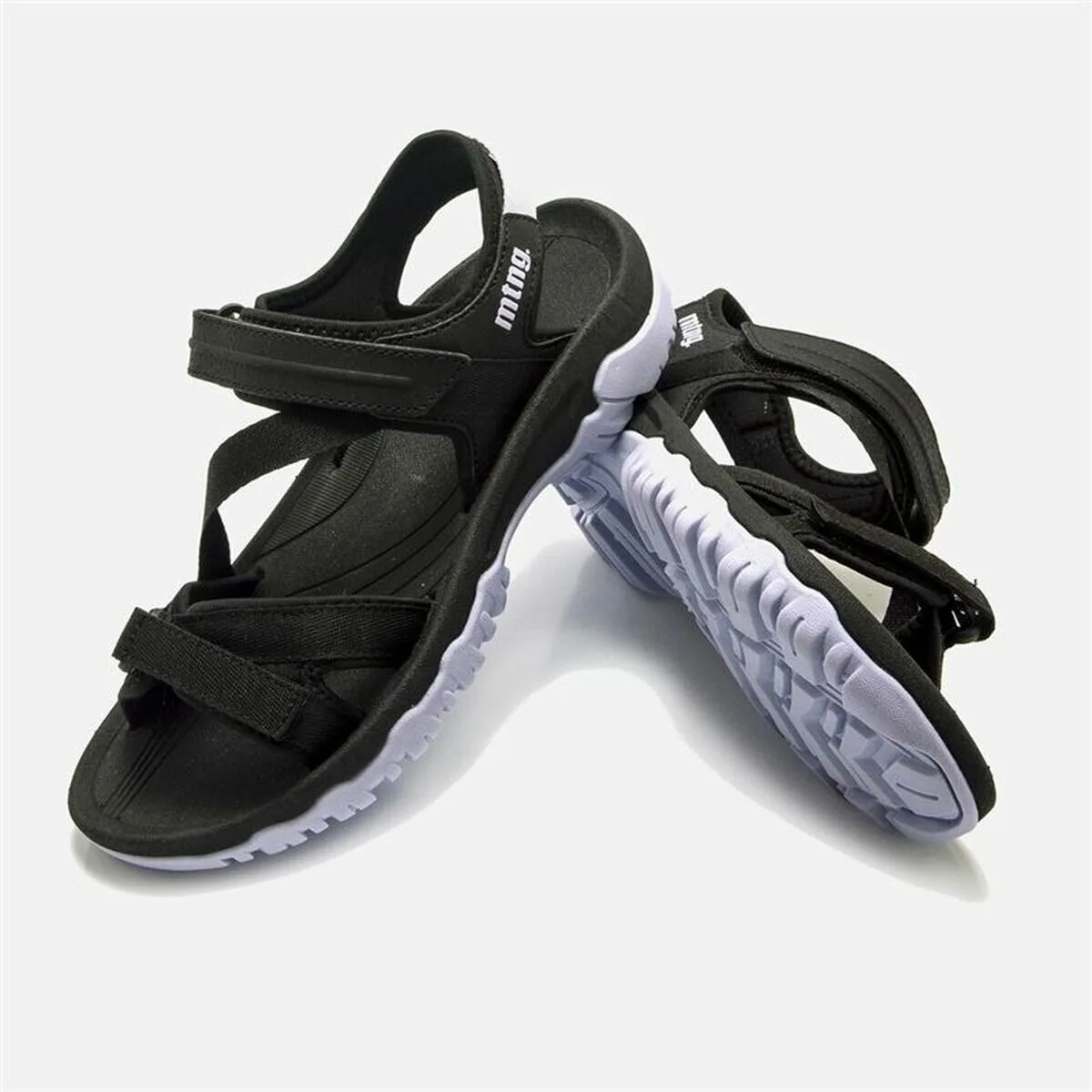 Sandales pour femme mustang 2025 v attitude noir s6418984162. Nous avons infusé Diaytar avec une dose massive de passion pour le produit. Contagieux : vous allez l'attraper.