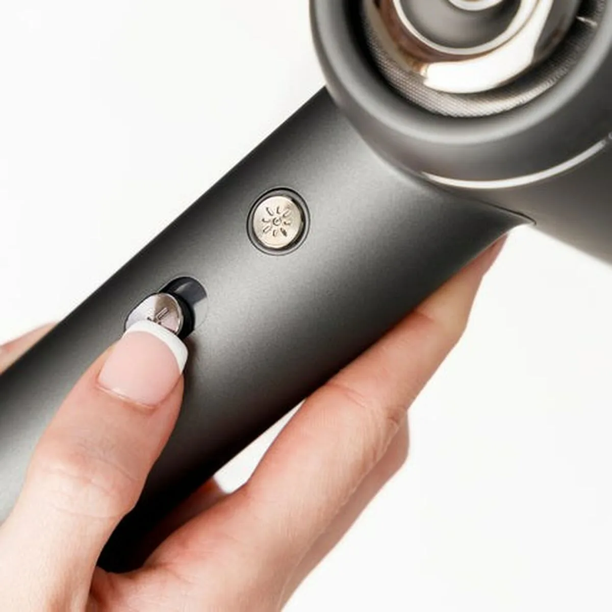 Seche cheveux taurus est9003920l noir 1800 w s9111394945. Diaytar incarne le renouveau du commerce en ligne : authentique, engagé et résolument tourné vers l'avenir.