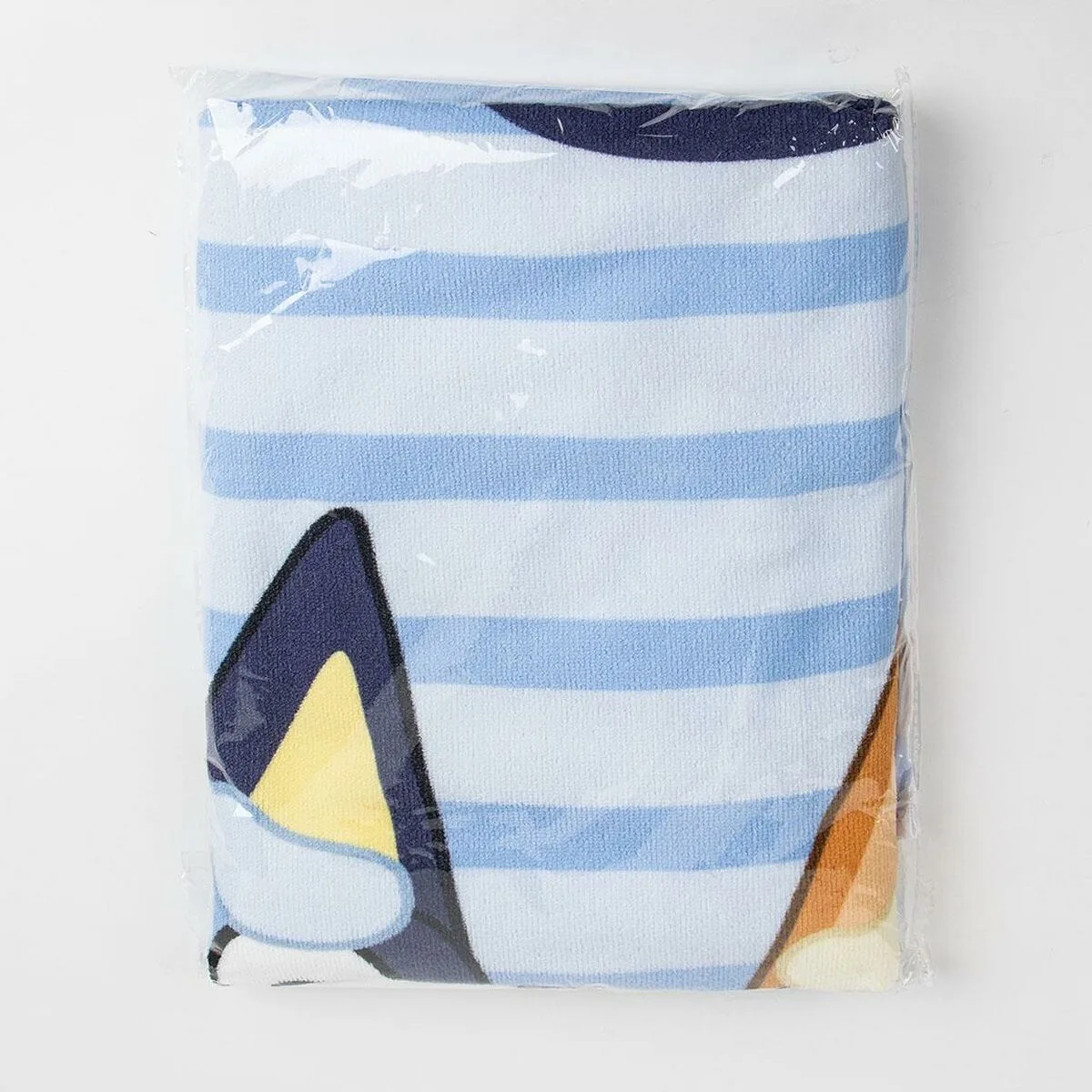 Serviette de plage bluey bleu clair 70 x 140 cm s074284798. Les dernières tendances mode vous attendent chez Diaytar !