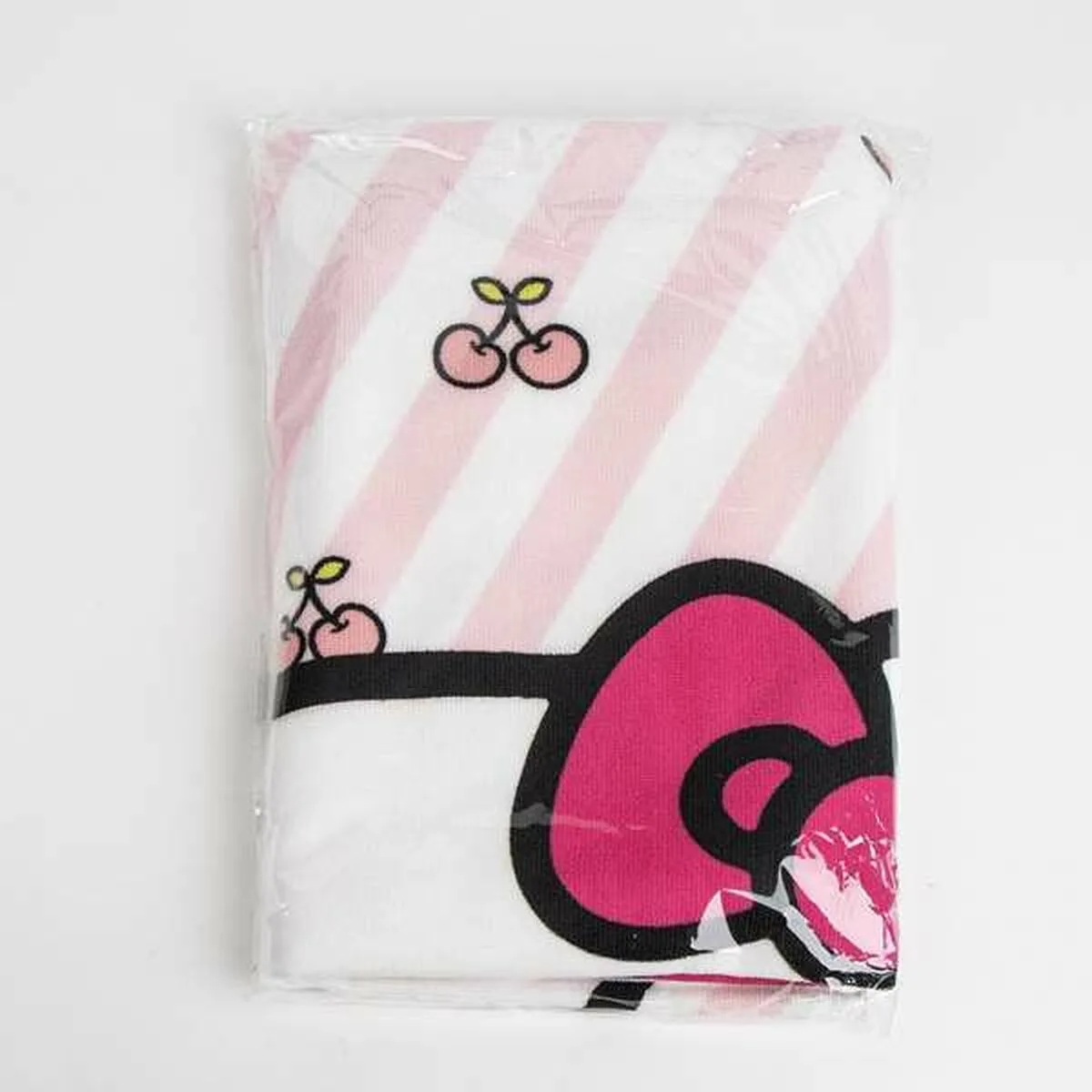 Serviette de plage hello kitty 70 x 140 cm s245117794. Explorez la galerie virtuelle Diaytar et laissez-vous séduire par nos produits généraux tendance et nos inventions électroniques exclusives