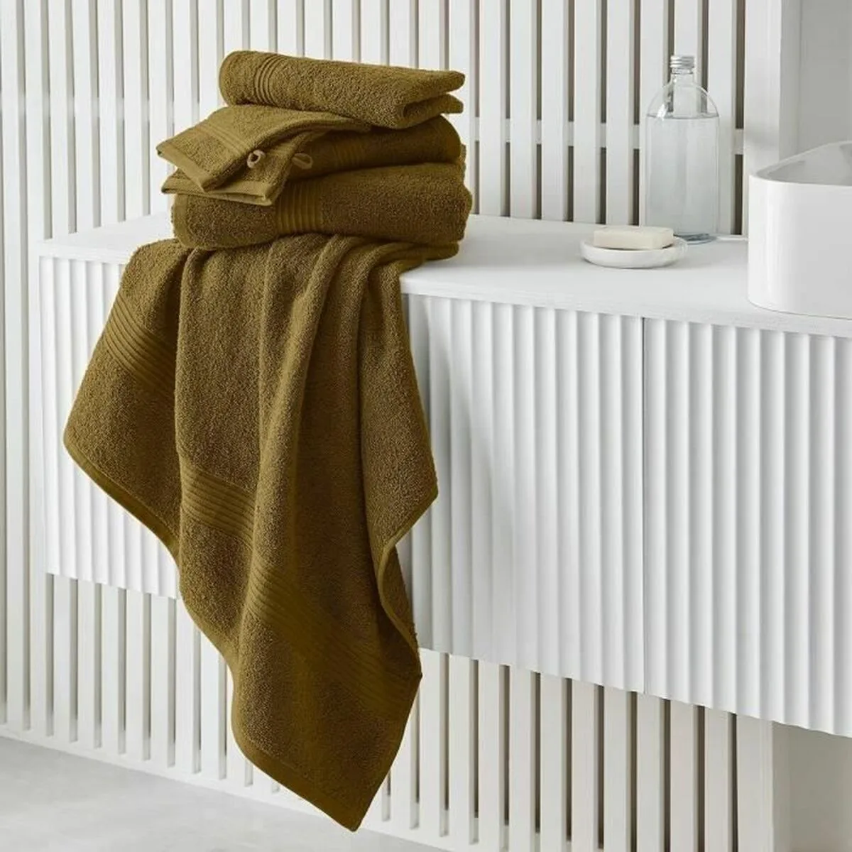 Serviette de toilette today essential bronze 70 x 130 cm s719435558. Révélez votre style avec la collection capsule Diaytar, limitée et exclusive.