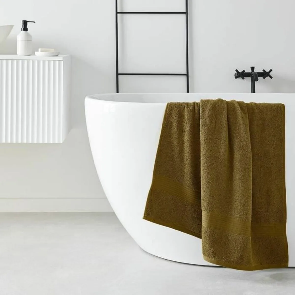 Serviette de toilette today essential bronze 90 x 150 cm s719436035. Innovation, style et qualité : les trois piliers de l'expérience Diaytar.