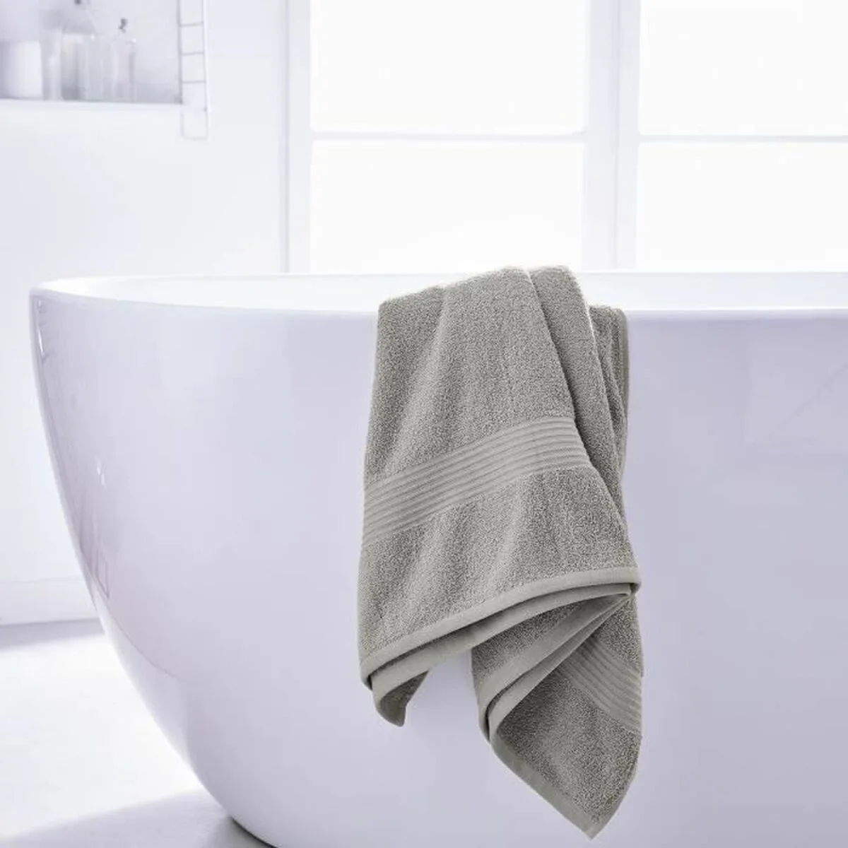 Serviette de toilette today essential dune 90 x 150 cm s719436194. Diaytar, le nom qui garantit que chaque produit, du plus technologique au plus basique, a été choisi avec goût et exigence