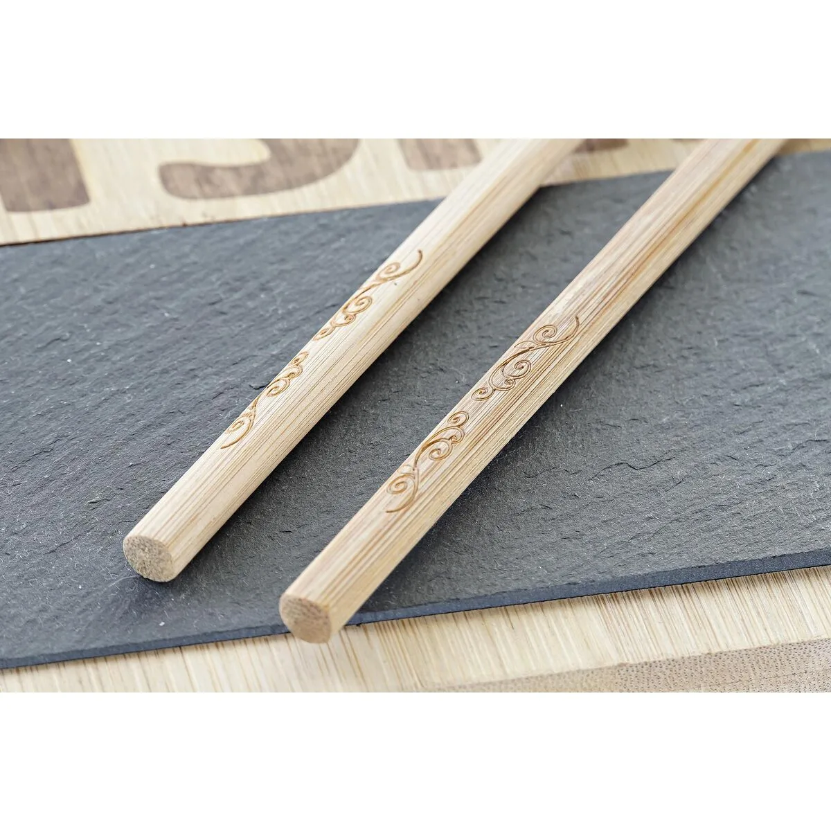 Set de sushi dkd home decor noir naturel bambou ardoise oriental 25 x 22 x 3 cm s303727299. Diaytar capitalise sur la diversité : notre force est de vous offrir un choix immense sans jamais sacrifier la qualité