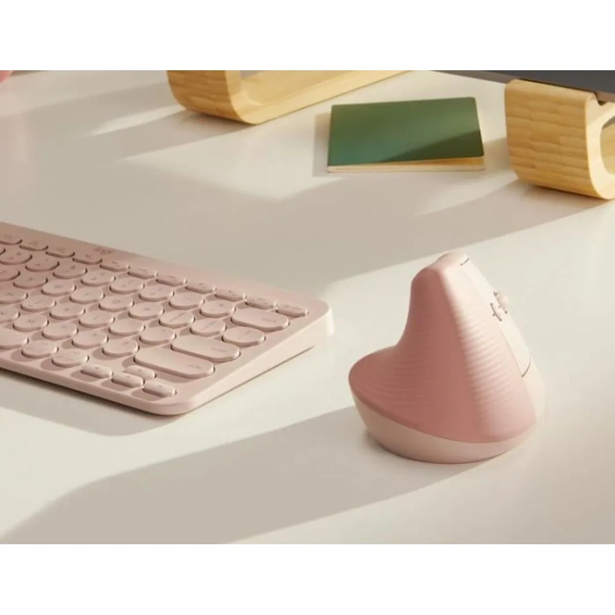 Souris logitech lift rose m051537395. Nous avons bâti Diaytar sur la conviction qu'un produit génial n'a pas de prix, mais devrait avoir un prix accessible.