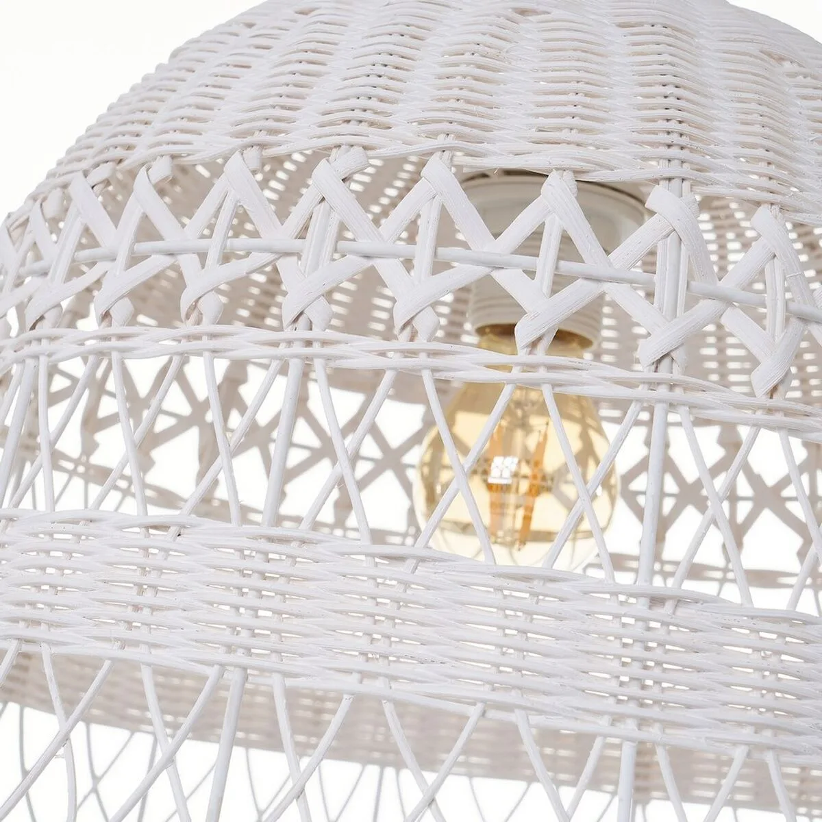 Suspension blanc 60 w s880752077. Osez l'originalité avec les créations mode exclusives de Diaytar.