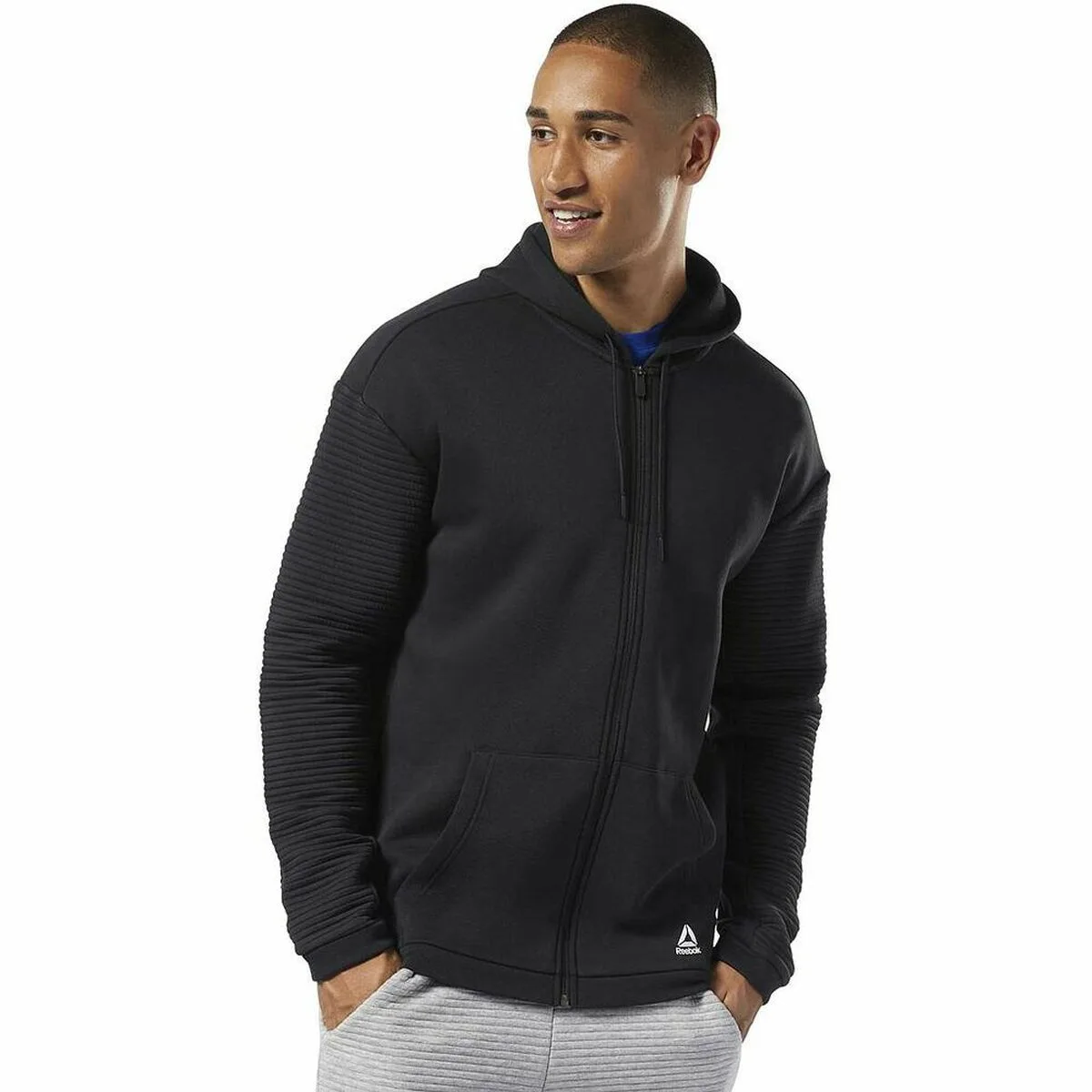 Sweat a capuche et fermeture eclair homme reebok wor fleece fz hood ec0900 noir s201936285. Pour les esprits curieux et exigeants, Diaytar est la source intarissable de produits rares et ingénieux.