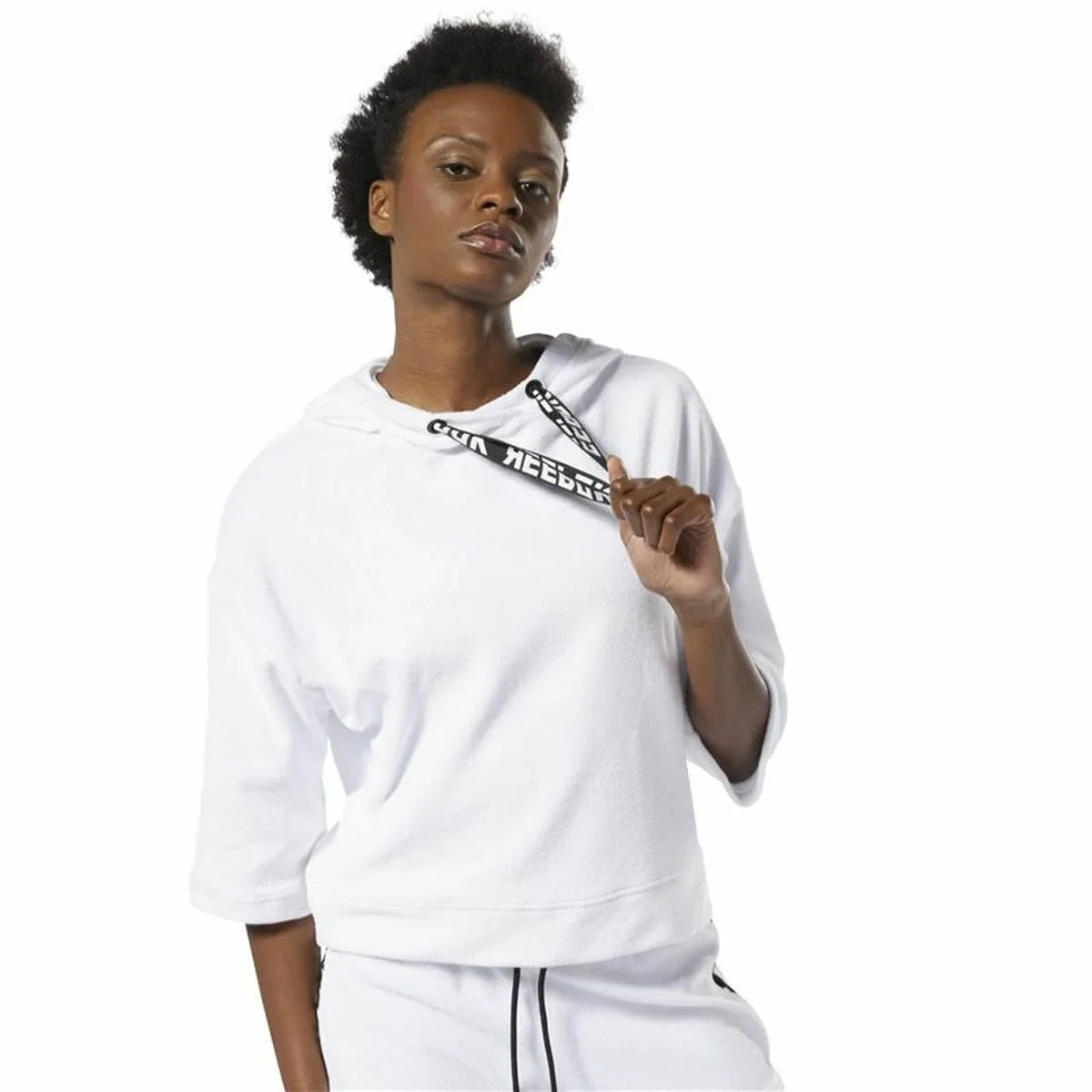 Sweat a capuche femme reebok wor blanc s649751553. Diaytar, c'est le compagnon des visionnaires, de ceux qui achètent aujourd'hui les produits qui seront incontournables demain.