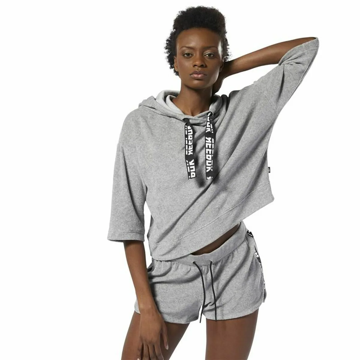 Sweat a capuche femme reebok wor gris fonce s649755569. Diaytar, c'est l'évidence : une plateforme simple, des produits beaux, une expérience fluide. Le trio gagnant.