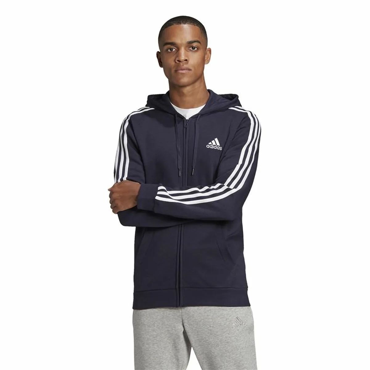 Sweat a capuche homme adidas 3 stripes bleu fonce s6412432712. Tendance, confort et qualité : la trilogie gagnante de Diaytar Mode.